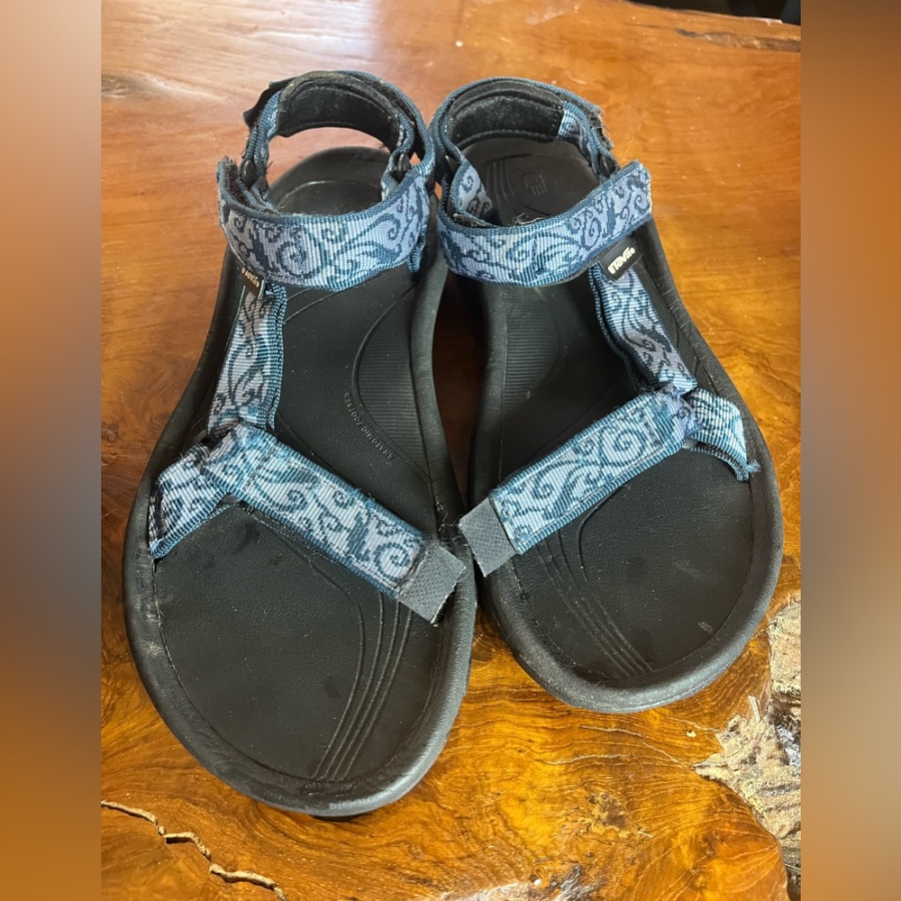 Teva Hurricane Sport Sandals Blue Patterned Straps Black Sole Size 7